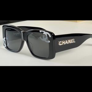 chanel frames